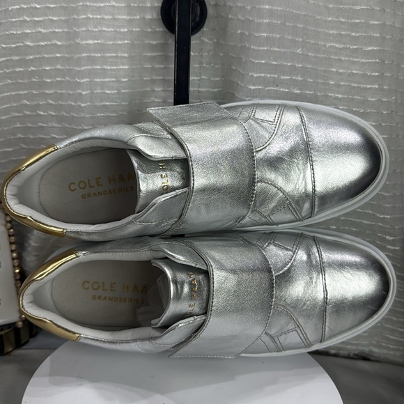 (H) Cole Haan GrandPro Rally Velcro
Sneaker size: Women's 9B - Picture 14 of 16